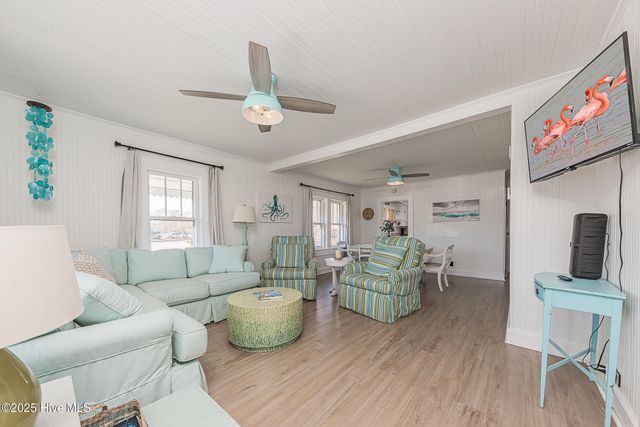 520 W Corbett Avenue, Swansboro, NC 28584