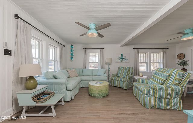 520 W Corbett Avenue, Swansboro, NC 28584