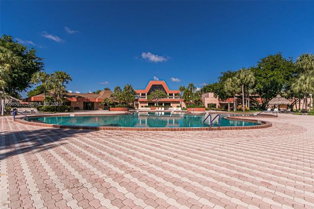 3150 Holiday Springs Blvd 8-112, Margate, FL 33063