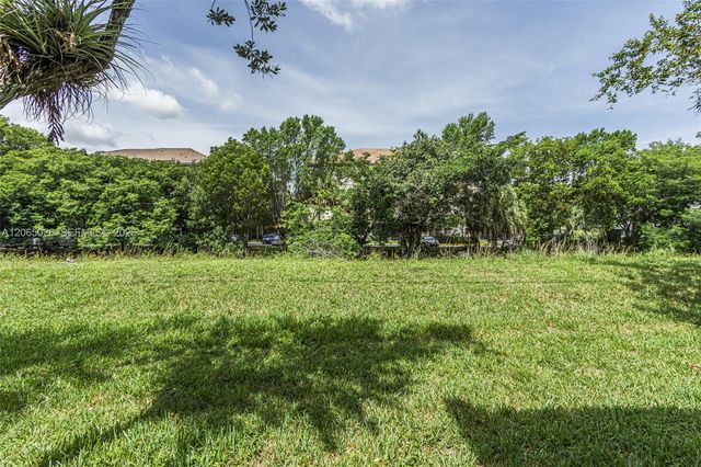 3150 Holiday Springs Blvd 8-112, Margate, FL 33063