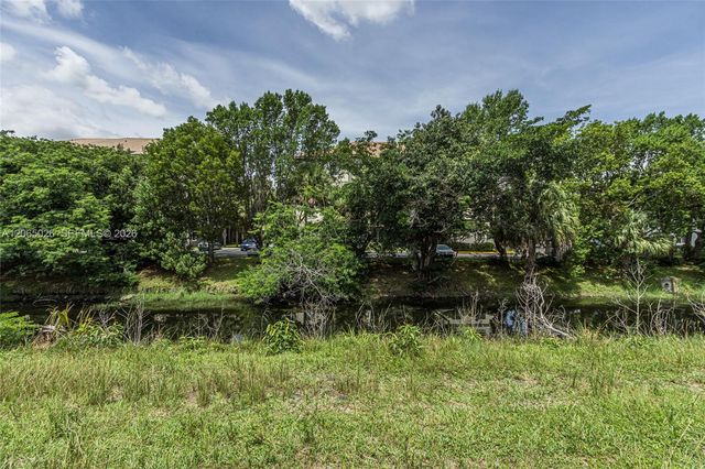 3150 Holiday Springs Blvd 8-112, Margate, FL 33063
