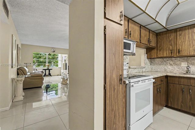 3150 Holiday Springs Blvd 8-112, Margate, FL 33063