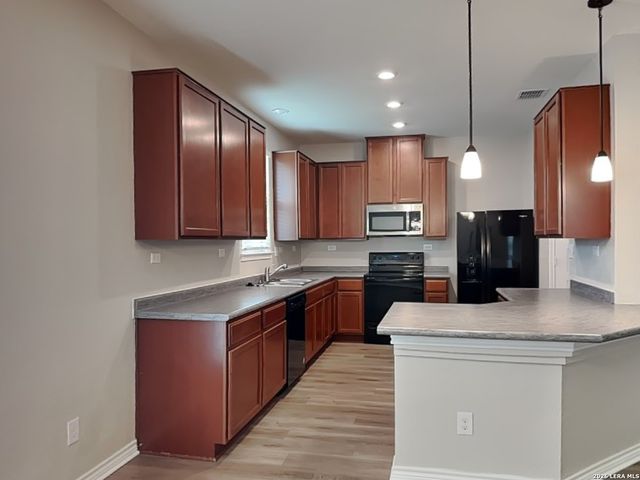 2631 Green Leaf, San Antonio, TX 78244