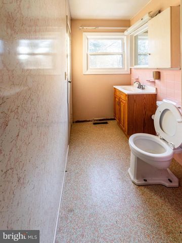 970 KINGSWAY DR, Coatesville, PA 19320