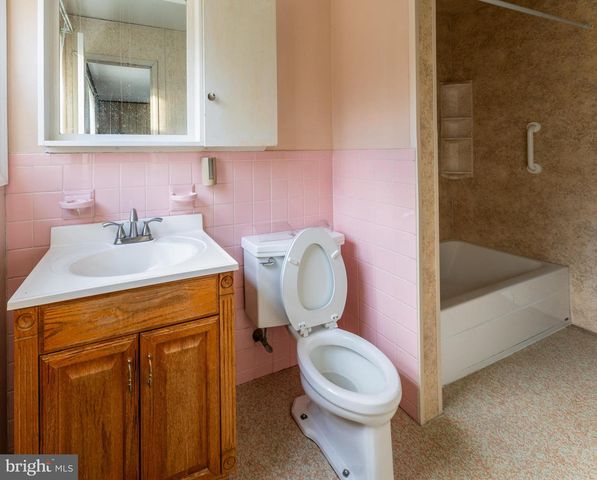 970 KINGSWAY DR, Coatesville, PA 19320