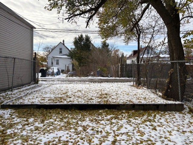 6818 S Winchester Avenue, Chicago, IL 60636