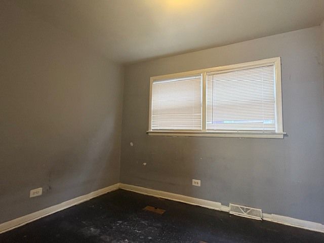 6818 S Winchester Avenue, Chicago, IL 60636