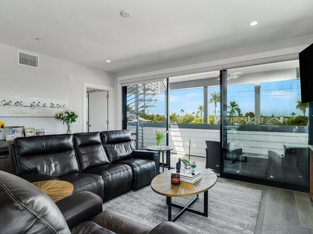 434 Orange Avenue 3B, Coronado, CA 92118