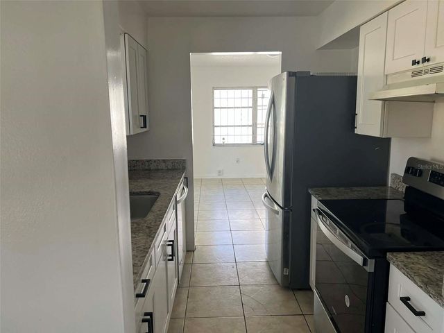 1662 CRESTHAVEN AVENUE, Orlando, FL 32811