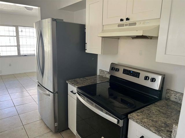 1662 CRESTHAVEN AVENUE, Orlando, FL 32811