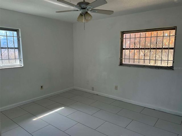 1662 CRESTHAVEN AVENUE, Orlando, FL 32811