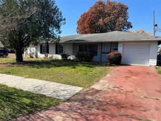 1662 CRESTHAVEN AVENUE, Orlando, FL 32811