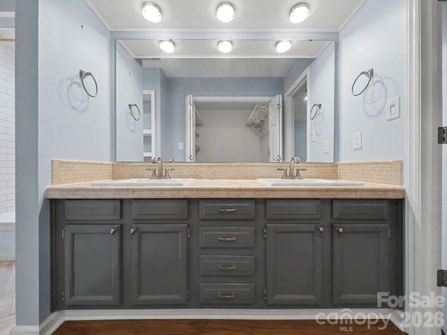 9241 N Vicksburg Park Court, Charlotte, NC 28210