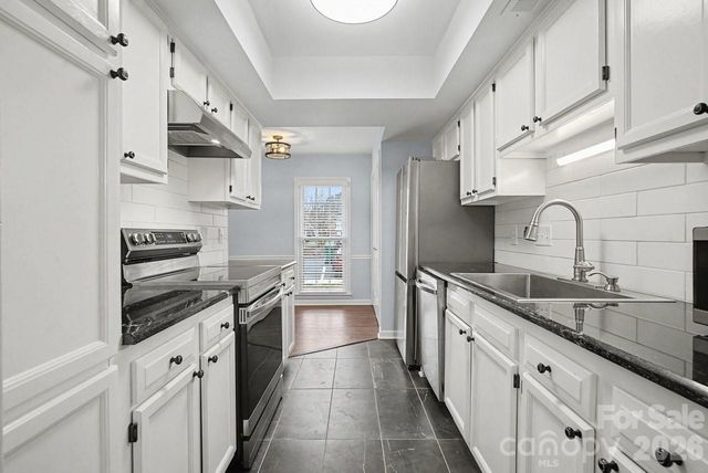 9241 N Vicksburg Park Court, Charlotte, NC 28210