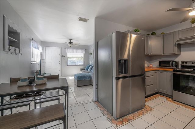 714 BELT COURT, Tampa, FL 33612