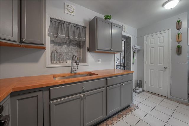 714 BELT COURT, Tampa, FL 33612