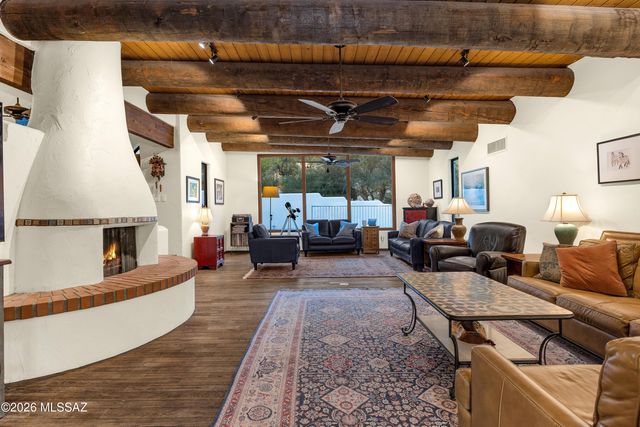 4911 E Oakmont Drive, Tucson, AZ 85718