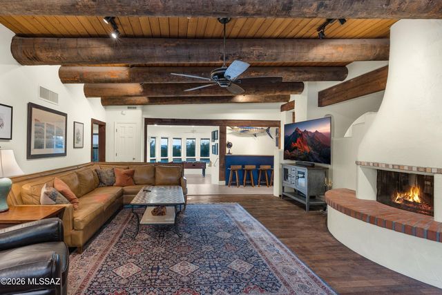 4911 E Oakmont Drive, Tucson, AZ 85718