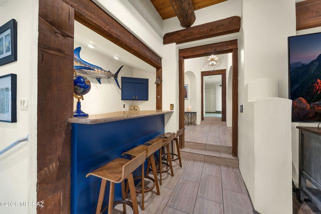 4911 E Oakmont Drive, Tucson, AZ 85718