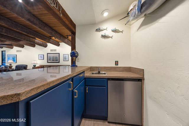 4911 E Oakmont Drive, Tucson, AZ 85718