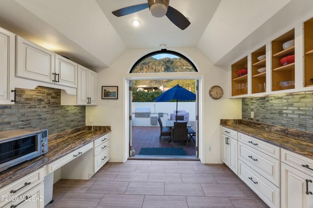 4911 E Oakmont Drive, Tucson, AZ 85718