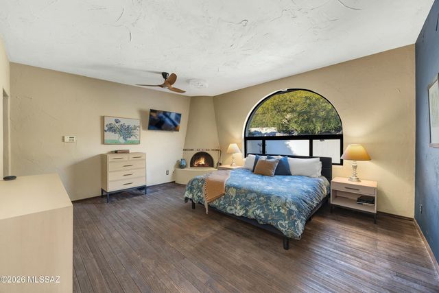 4911 E Oakmont Drive, Tucson, AZ 85718