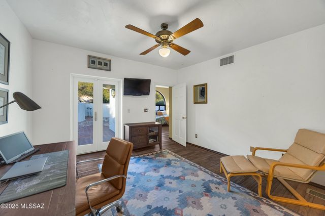 4911 E Oakmont Drive, Tucson, AZ 85718