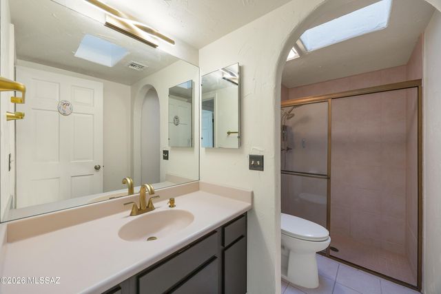 4911 E Oakmont Drive, Tucson, AZ 85718