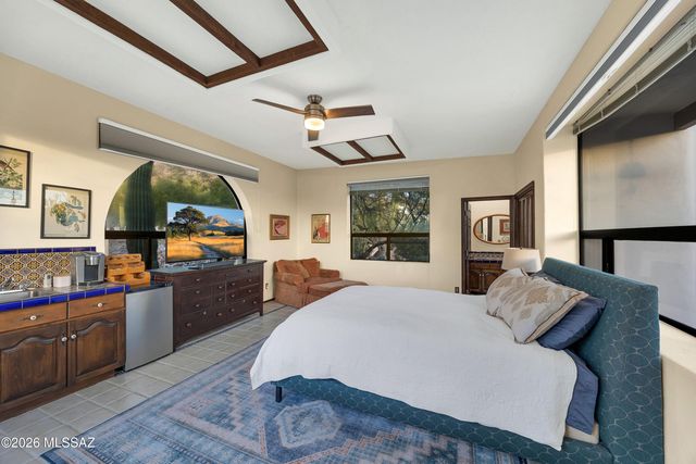 4911 E Oakmont Drive, Tucson, AZ 85718