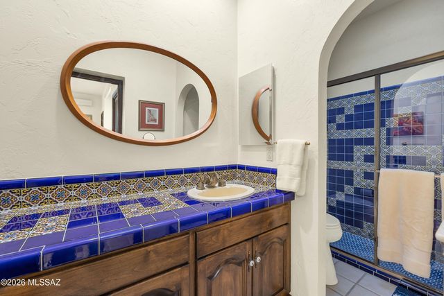 4911 E Oakmont Drive, Tucson, AZ 85718