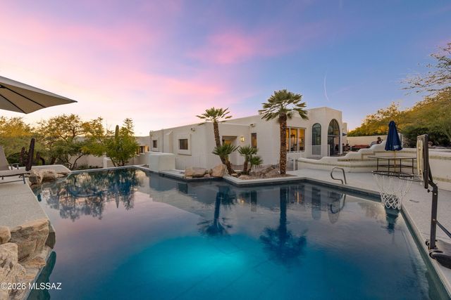 4911 E Oakmont Drive, Tucson, AZ 85718