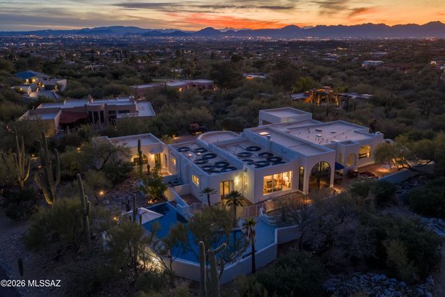 4911 E Oakmont Drive, Tucson, AZ 85718