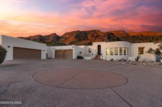 4911 E Oakmont Drive, Tucson, AZ 85718