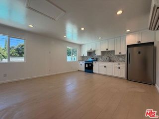 9004 Gothic Avenue, North Hills (los Angeles), CA 91343