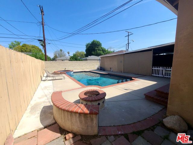 18133 Lull Street, Reseda, CA 91335