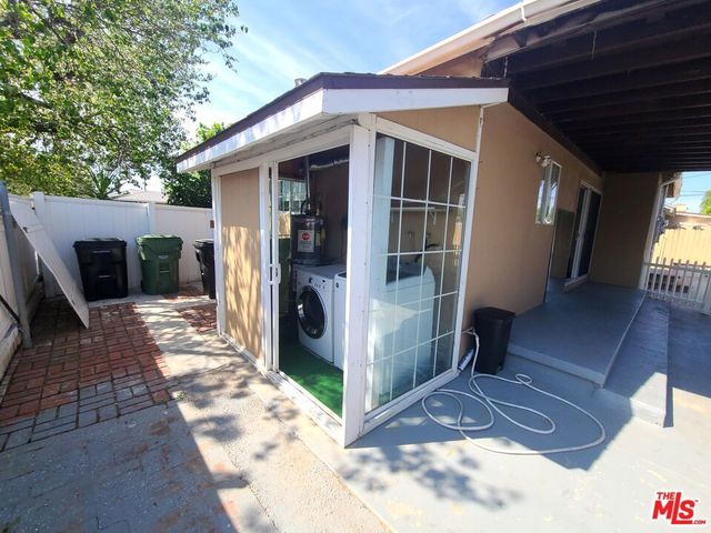 18133 Lull Street, Reseda, CA 91335