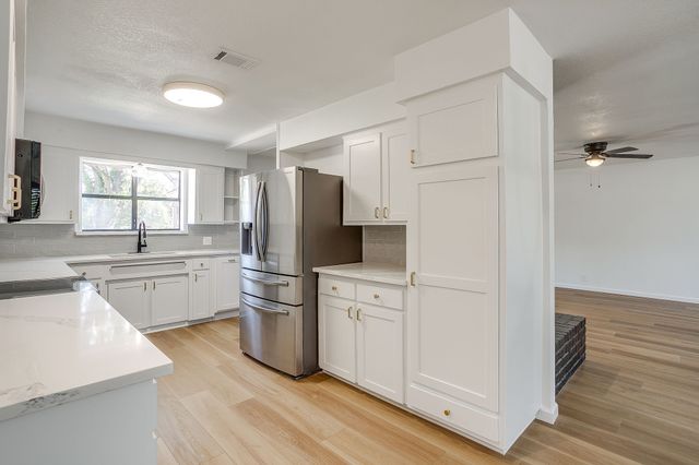 9053 S Highway 171, Grandview, TX 76050