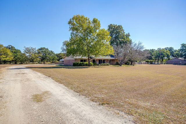 9053 S Highway 171, Grandview, TX 76050