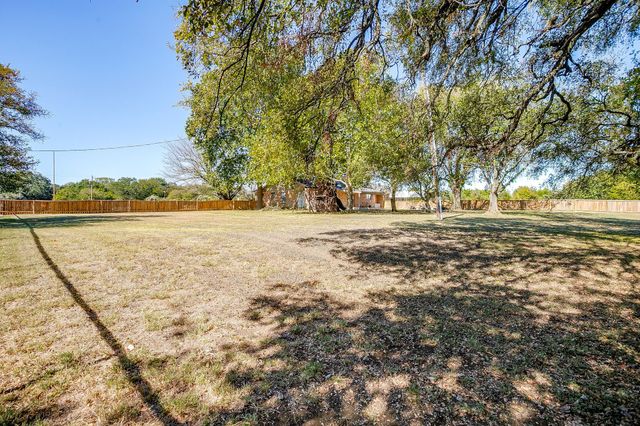 9053 S Highway 171, Grandview, TX 76050