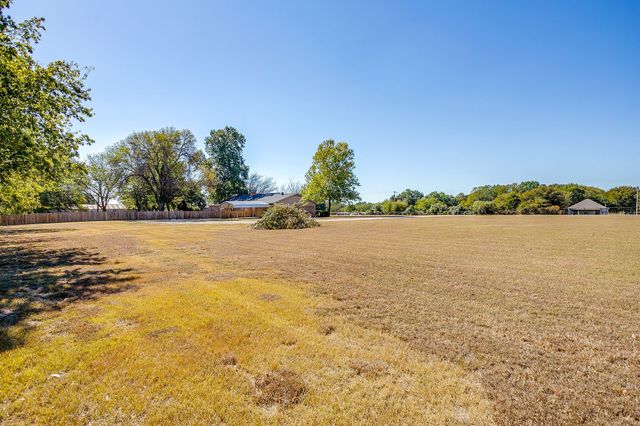 9053 S Highway 171, Grandview, TX 76050