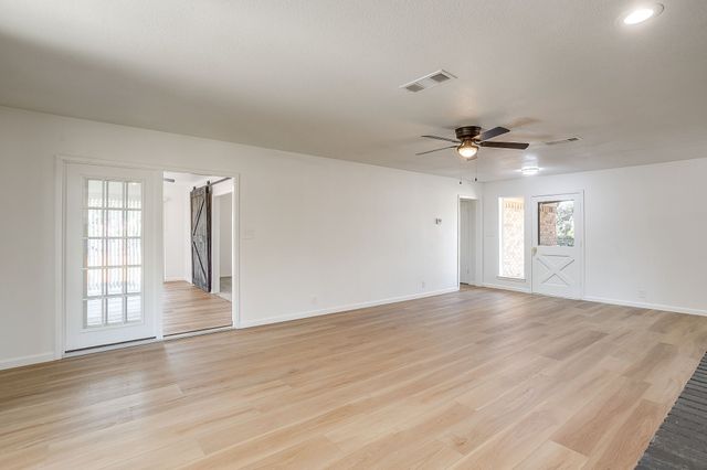 9053 S Highway 171, Grandview, TX 76050