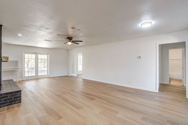 9053 S Highway 171, Grandview, TX 76050