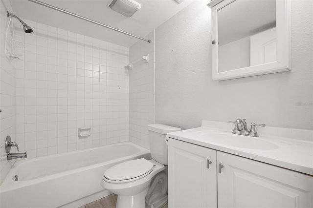 3223 BENEVA ROAD 101, Sarasota, FL 34232