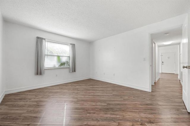 3223 BENEVA ROAD 101, Sarasota, FL 34232