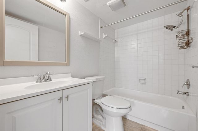 3223 BENEVA ROAD 101, Sarasota, FL 34232