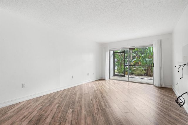 3223 BENEVA ROAD 101, Sarasota, FL 34232