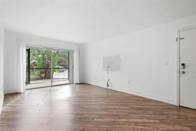 3223 BENEVA ROAD 101, Sarasota, FL 34232