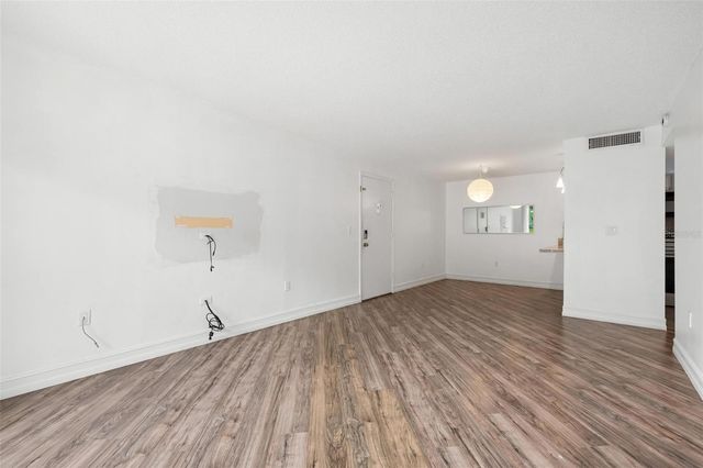 3223 BENEVA ROAD 101, Sarasota, FL 34232