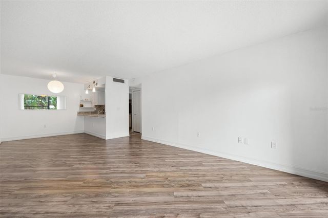 3223 BENEVA ROAD 101, Sarasota, FL 34232