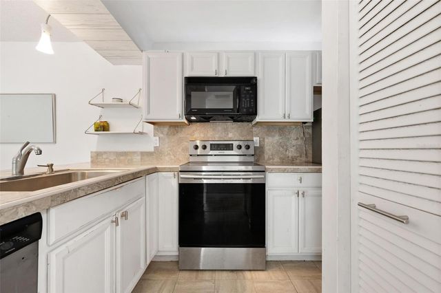 3223 BENEVA ROAD 101, Sarasota, FL 34232